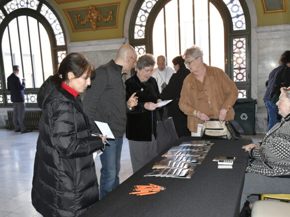 Selling Kantorow CDs before the recital {{brizy_dc_image_alt imageSrc=