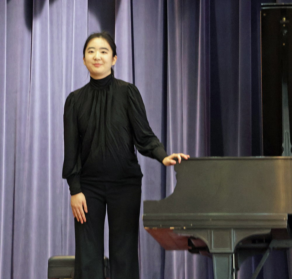 Chang Lu, piano {{brizy_dc_image_alt imageSrc=