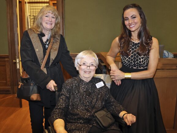 Nancy Martin, her daughter Cynthia & Isabel Leonard