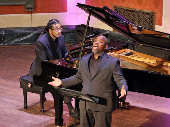 Lawrence Brownlee, tenor, and Donald Lee III, piano {{brizy_dc_image_alt imageSrc=