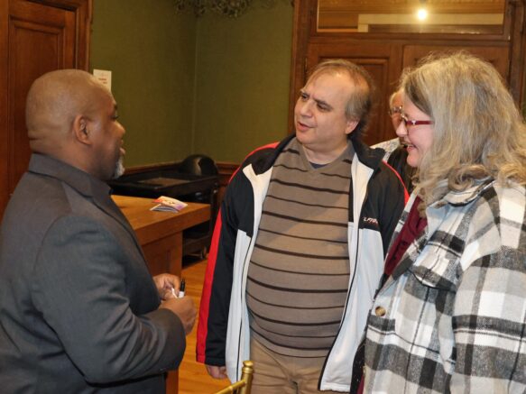 Lawrence Brownlee and members of the audience {{brizy_dc_image_alt imageSrc=