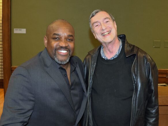 Lawrence Brownlee and fans {{brizy_dc_image_alt imageSrc=