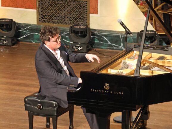 {{brizy_dc_image_alt imageSrc=