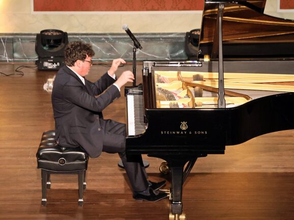 {{brizy_dc_image_alt imageSrc=