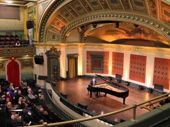 {{brizy_dc_image_alt imageSrc=