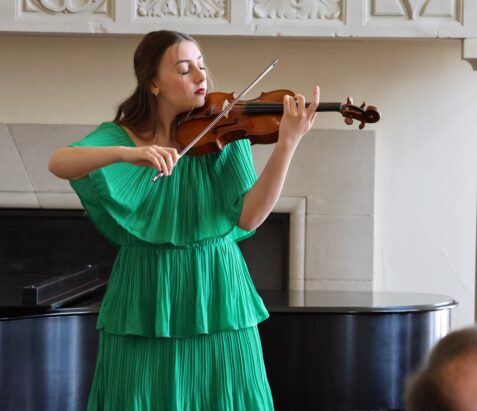 Ava Shedd, violin