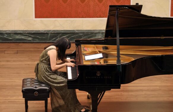 Claire Huangci, pianist {{brizy_dc_image_alt imageSrc=