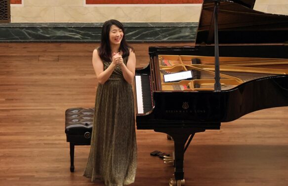 Claire Huangci, pianist {{brizy_dc_image_alt imageSrc=