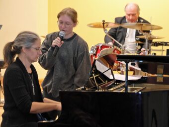 Julie Geiman, Melissa Geiman & Danny Hinson {{brizy_dc_image_alt entityId=