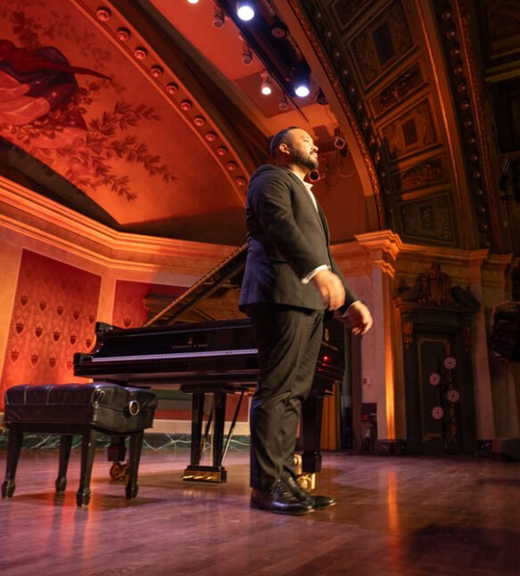 Jonathan Mamora, pianist Jonathan Mamora, pianist