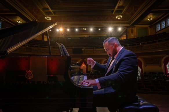 Jonathan Mamora, pianist Jonathan Mamora, pianist