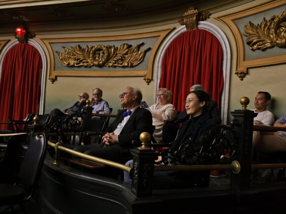 Sassmannshaus in audience {{brizy_dc_image_alt imageSrc=