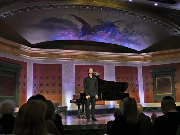 Standing ovation for Alexandre Kantorow, piano