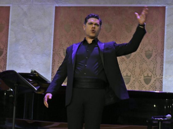 Elliot Madore {{brizy_dc_image_alt imageSrc=