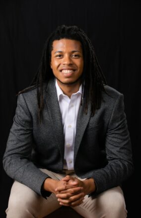 Donald Lee III, piano {{brizy_dc_image_alt imageSrc=