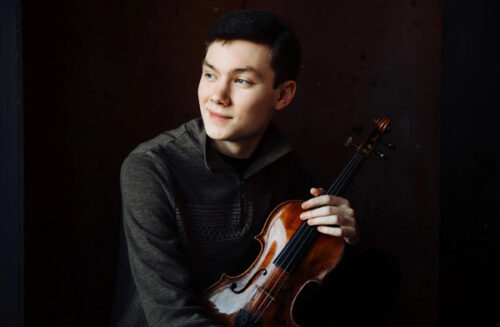 Oliver Neubauer, violin