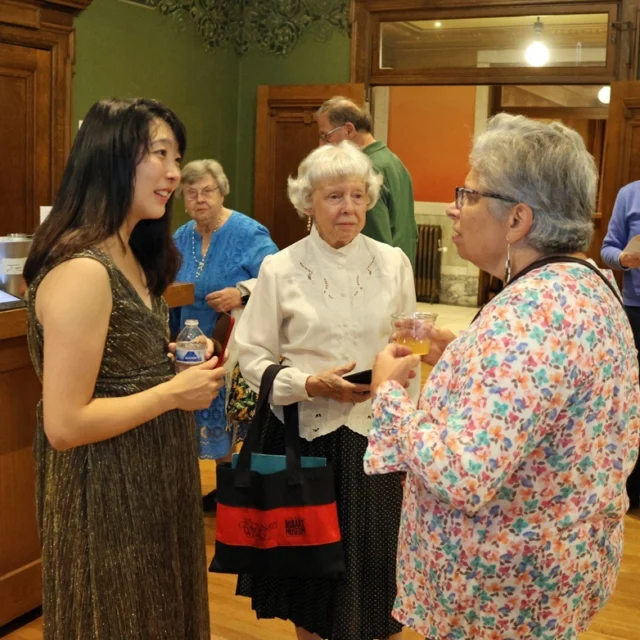 Every MMC recital is followed by a reception where audience members can grab a snack and meet the artist! Our performers are not only amazingly talented, but also amazingly friendly and gracious!