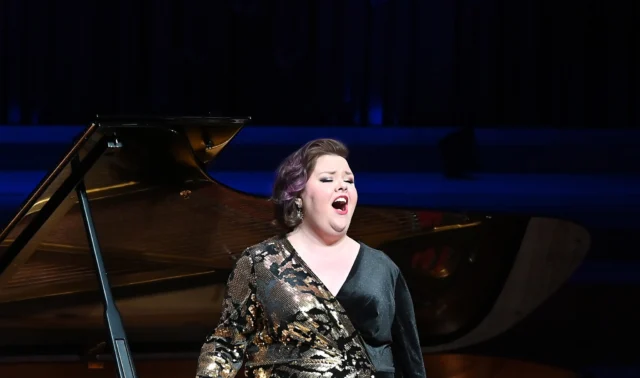 Some voices you hear once and never forget. Jamie Barton’s is one of them.The Grammy-winning mezzo-soprano returns to Cincinnati on Sunday, October 25 at 3pm for an intimate recital at Memorial Hall, joined by pianist Kathleen Kelly.Get your tickets now using the link in our bio!