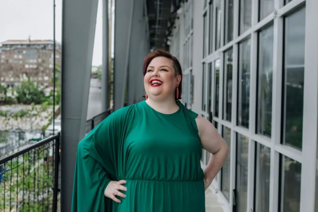 This Sunday, October 25, we're bringing Grammy-winning mezzo-soprano Jamie Barton and acclaimed pianist Kathleen Kelly back to Cincinnati! It’s Jamie’s first visit with us since her Cincinnati debut on our stage in 2018, and she arrives fresh off a 2026 Grammy for Best Opera Recording for Jake Heggie’s Intelligence. 

Limited seats remain, so get yours now using the link in our bio!
